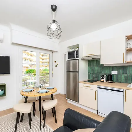 Castel Ii - Agreable Deux Pieces - Centre