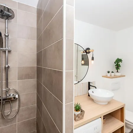 Appartement Castel Ii - Agreable Deux Pieces - Centre *